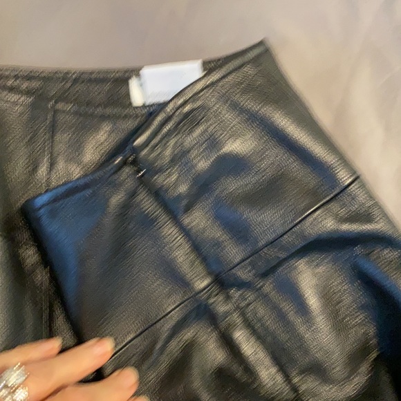 Black leather skirt - Picture 5 of 5
